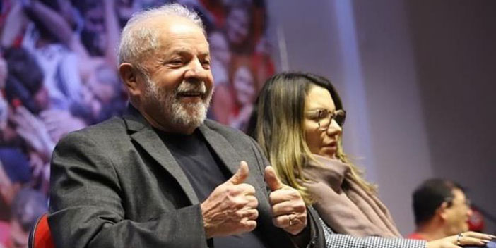 Em São Paulo, Lula reforça compromisso com movimentos sociais em plano de governo
